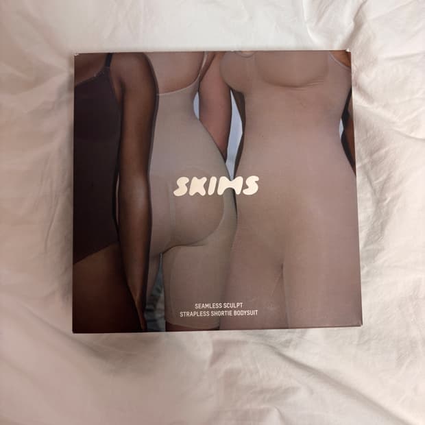 스킴스 보정속옥 바디슈트