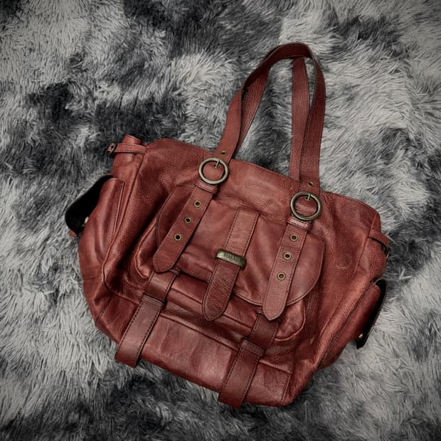Anna Sui 버건디 포켓 레더 숄더백