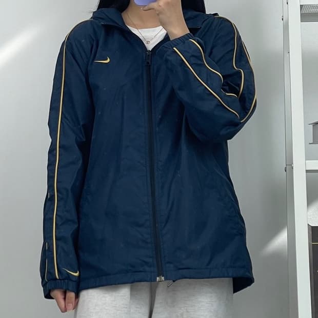 [L] 나이키 바람막이
