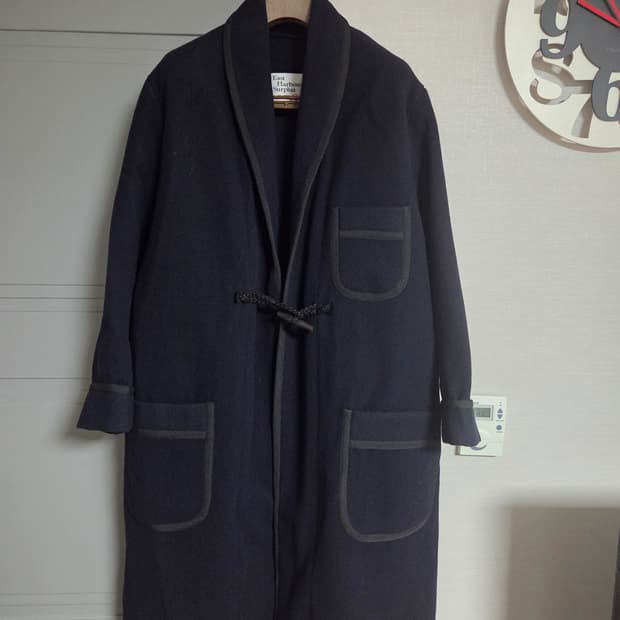 이스트하버서플러스 네이비 로브 코트