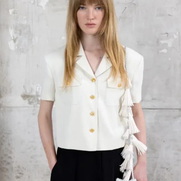 오르 2024 골드 버튼 크롭 반팔 자켓 블라우스 M사이즈