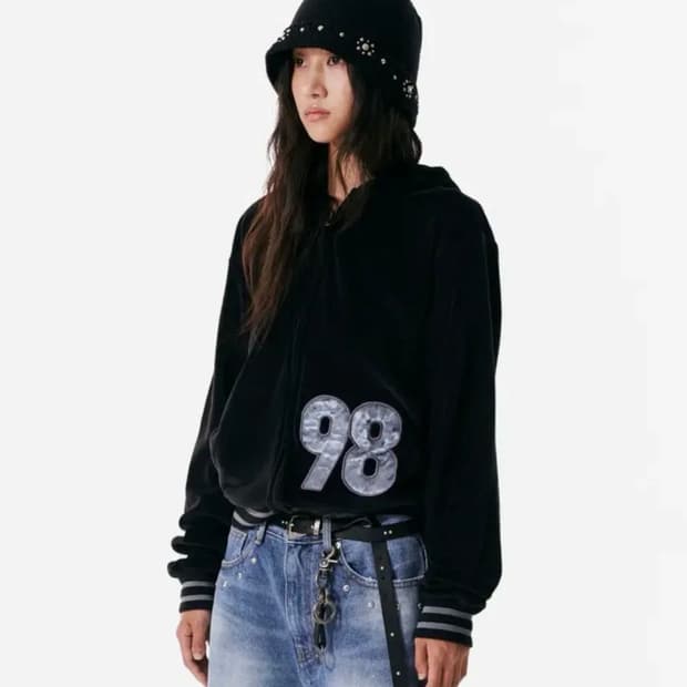 아캄 98 Patch Velour Zip-Up Hoodie (Black)