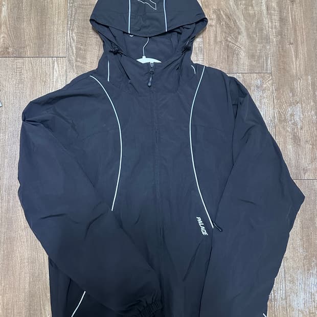 팔라스 바람막이M