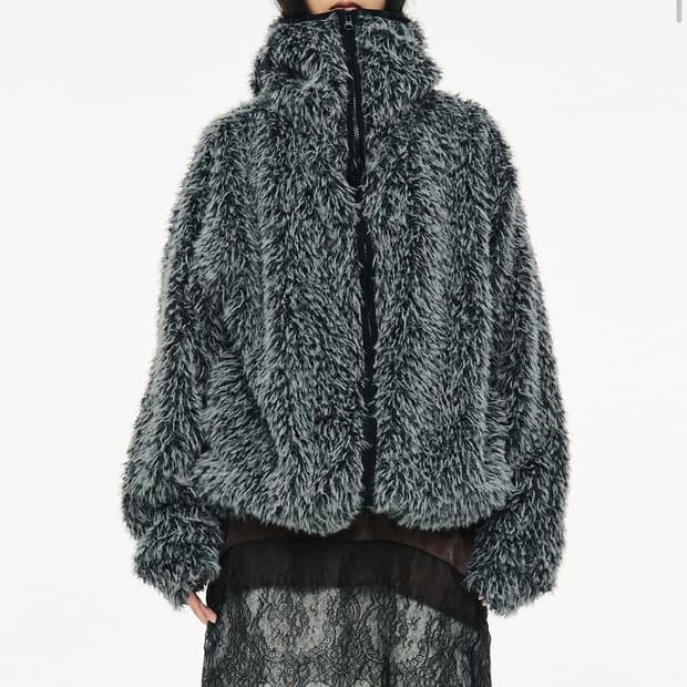 세릭 hairy balaclava zipup 헤어리바라클라바 집업