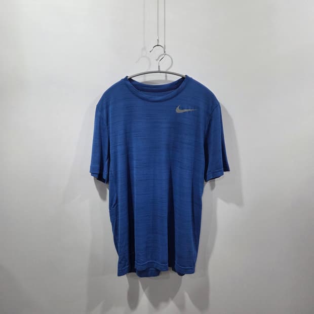 나이키 드라이핏 반팔 티셔츠 100