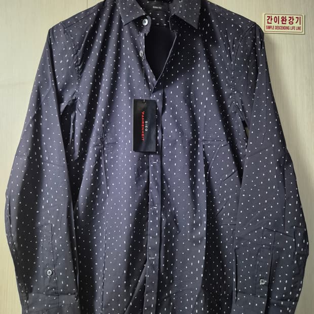 SIEG 파렌하이트 네이비 도트 슬림핏 셔츠 95