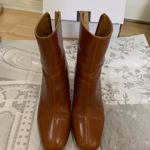 마뗑킴 브라운 앵클부츠