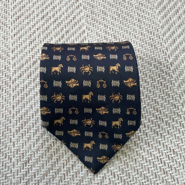 펜디 클래식 모티프 패턴 실크 넥타이