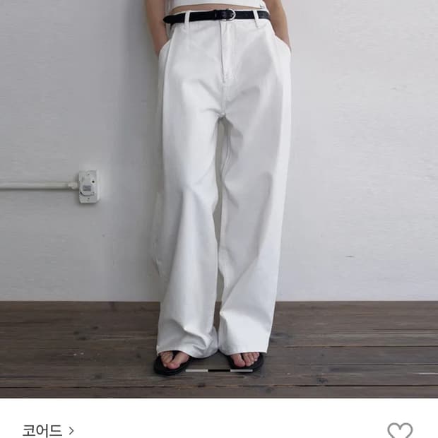 Core de  핀턱와이드데님 S 사이즈 구합니다