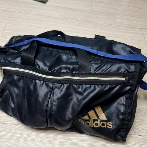 아디다스 블랙  빈티지 스포츠 가방