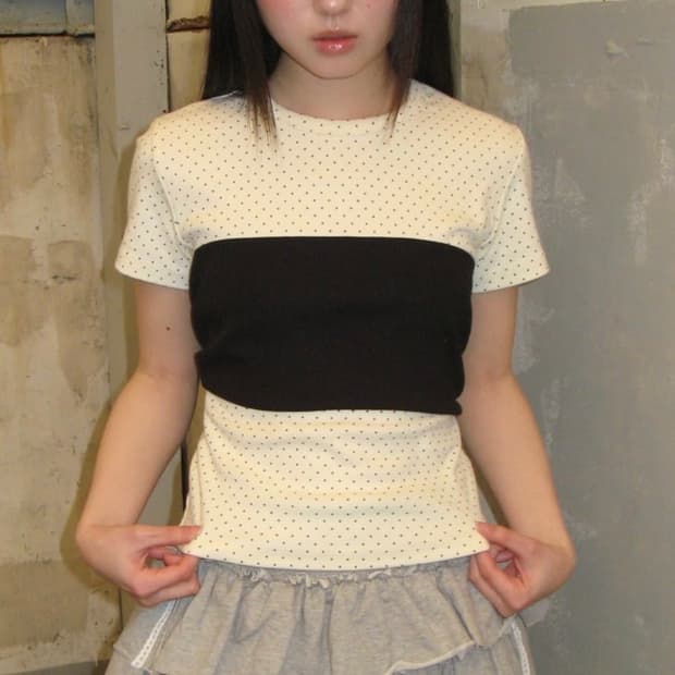 론론 도트 뷔스티에 반팔