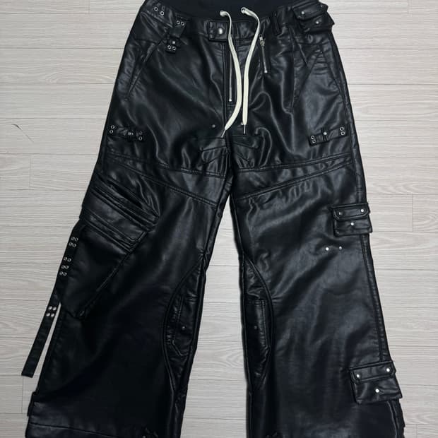 Cozy Worldwide 레더팬츠 / Size L