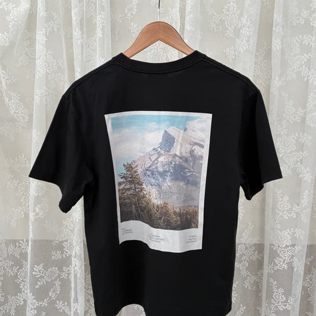 S) 커버낫 그래픽 반팔 티셔츠 블랙