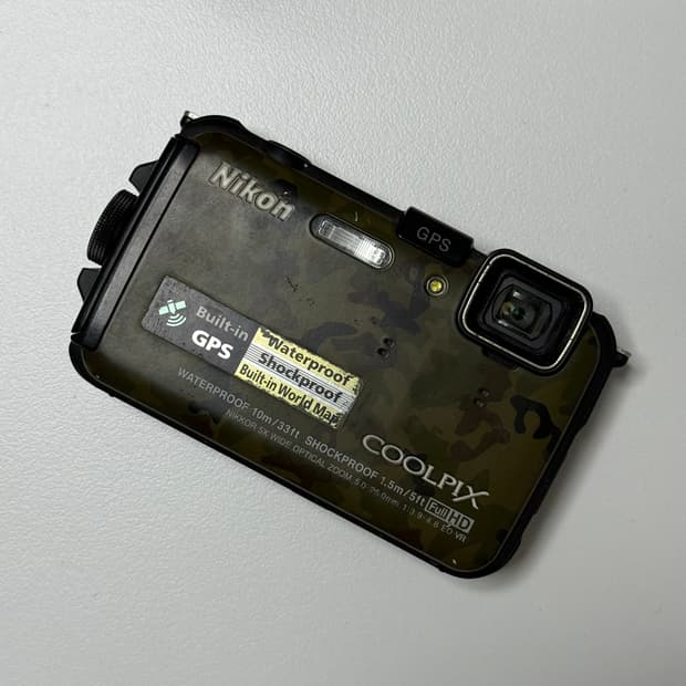 니콘 쿨픽스 aw100 카모 디카