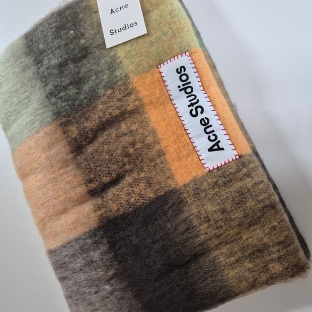 아크네 스튜디오 머플러 (새상품)