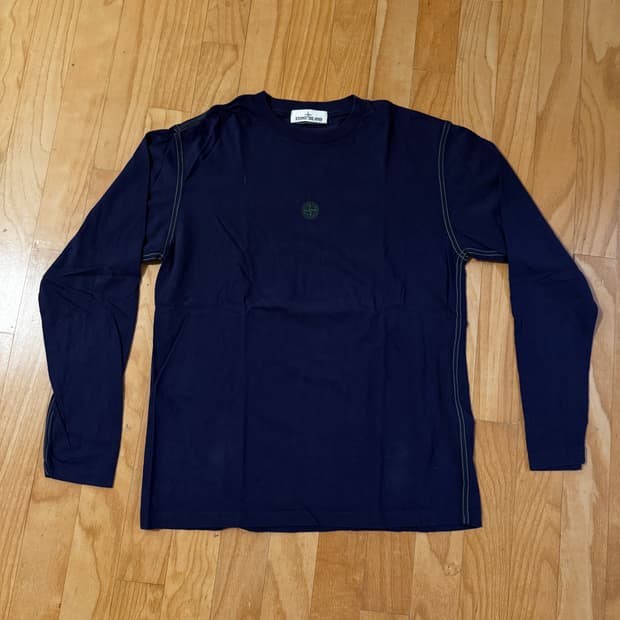 스톤아일랜드 롱슬리브 퍼플 L 신품