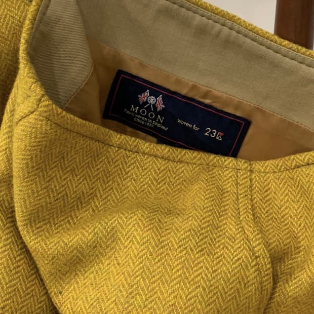 아브라함문 헤링본 트위드 H라인 머스타드 스커트