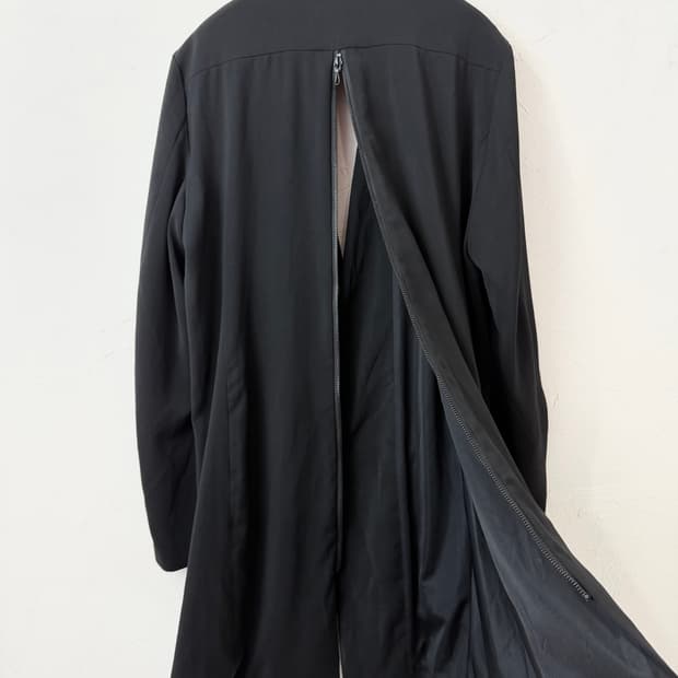 SHELLAC x semanticdesign 절개 코트