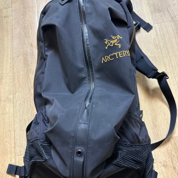 아크테릭스 아로 22 백팩 판매합니다