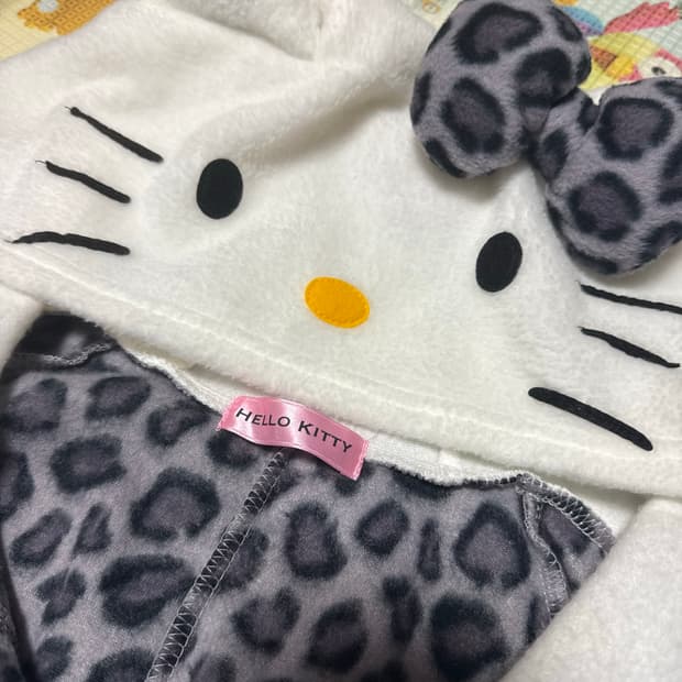산엑스  헬로키티 레오파드 수면 동물 잠옷 방꾸템 룸웨어 홈웨어