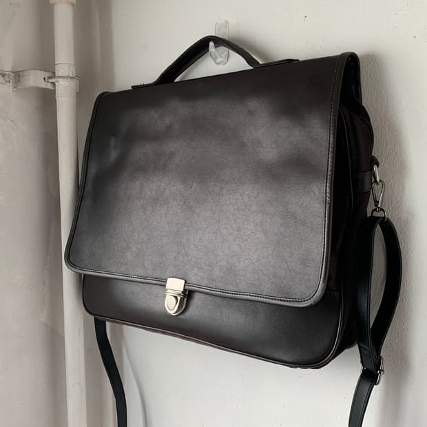 issey miyake 크로스백 다크브라운