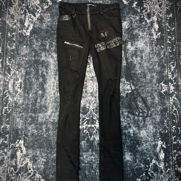 the space between us Hunting Black pants