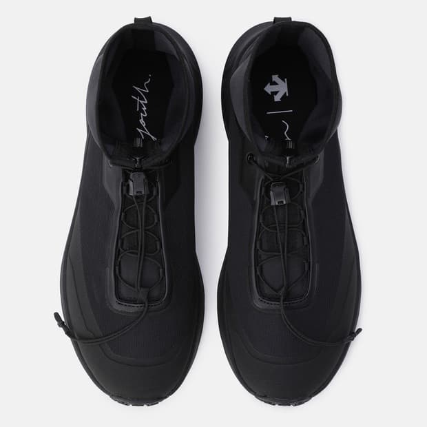 데상트 유스 시프트 트레일 블랙 판매합니다 