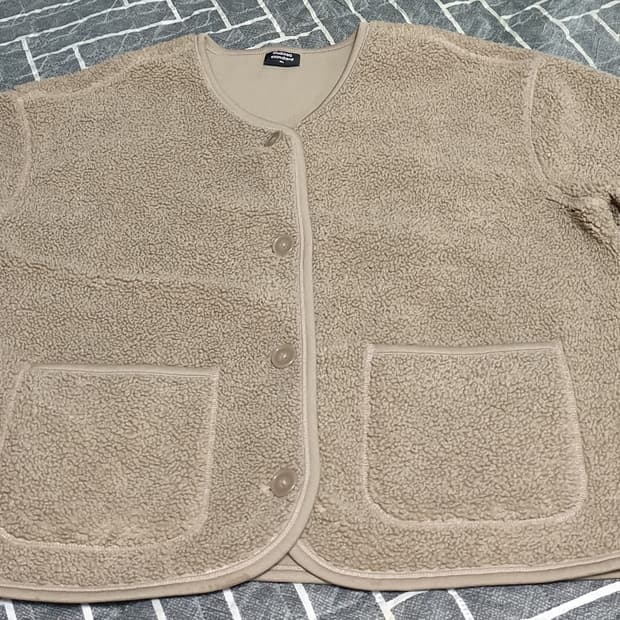 무신사스탠다드 플리스 카라리스 양털 자켓 베이지 (XL)