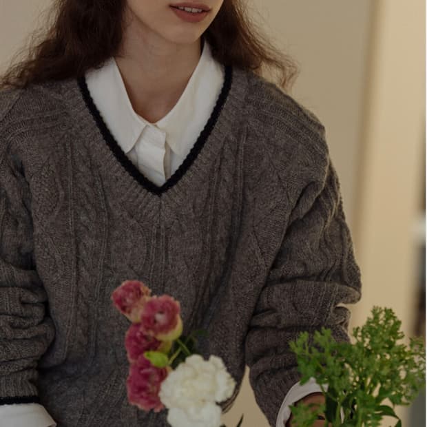 틸아이다이 니트