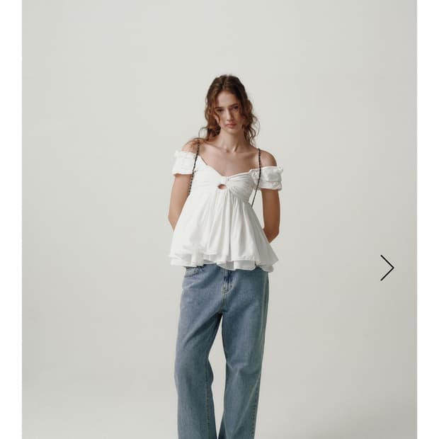 더바넷 Magnolia Off-Shoulder Top 블랙