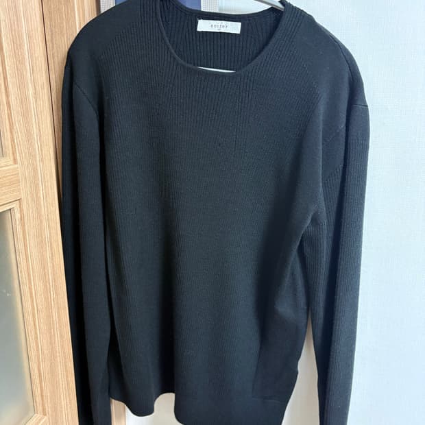 노이어 마이크로 리브드 스퀘어넥 니트