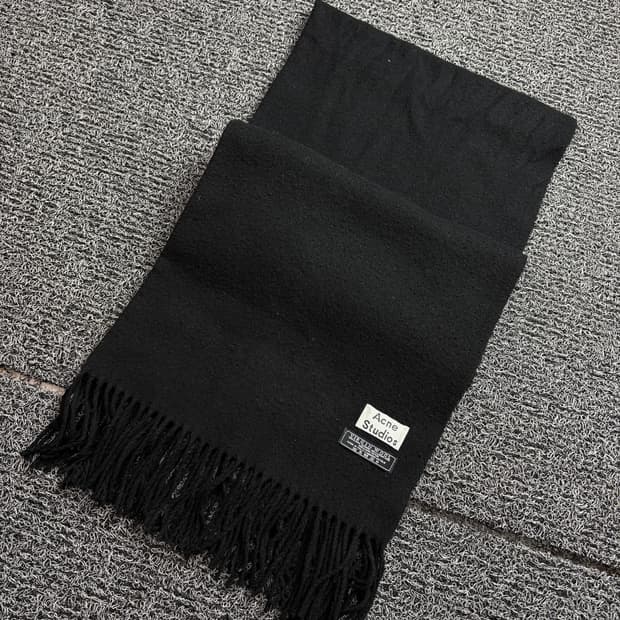 아크네 스튜디오 버진 울 머플러 블랙 2056