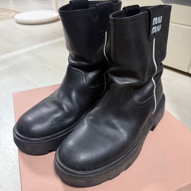 미우미우 miumiu 부츠 38.5 