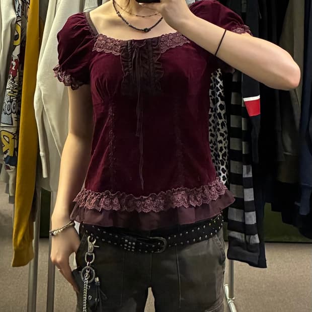 M)Axes Femme 빈티지 여성 레이스 디테일 벨벳 블라우스