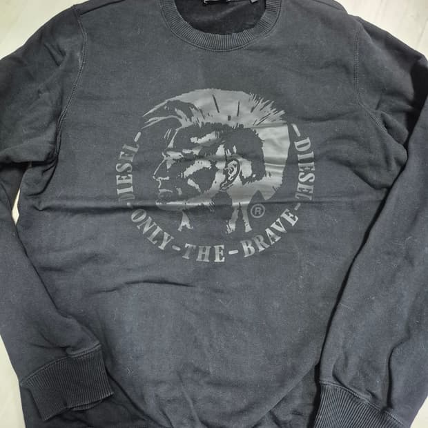 정품 디젤 모히칸 로고 맨투맨