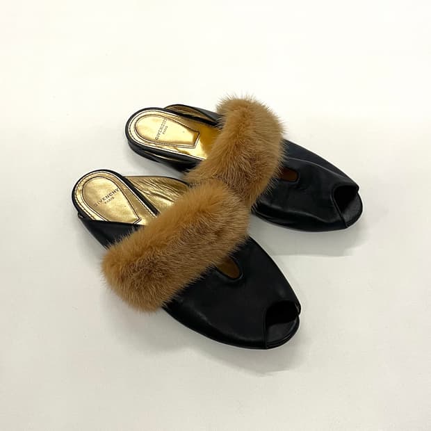 지방시 퍼 레더 뮬 슬리퍼