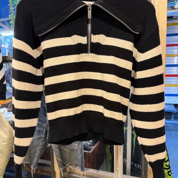 자라 스트라이프 크롭 반집업 니트