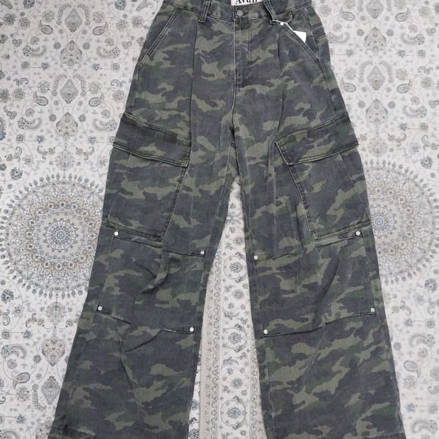 (새상품) Avan 드레스 카고 카모플라쥬 와이드 팬츠 L (29까지)
