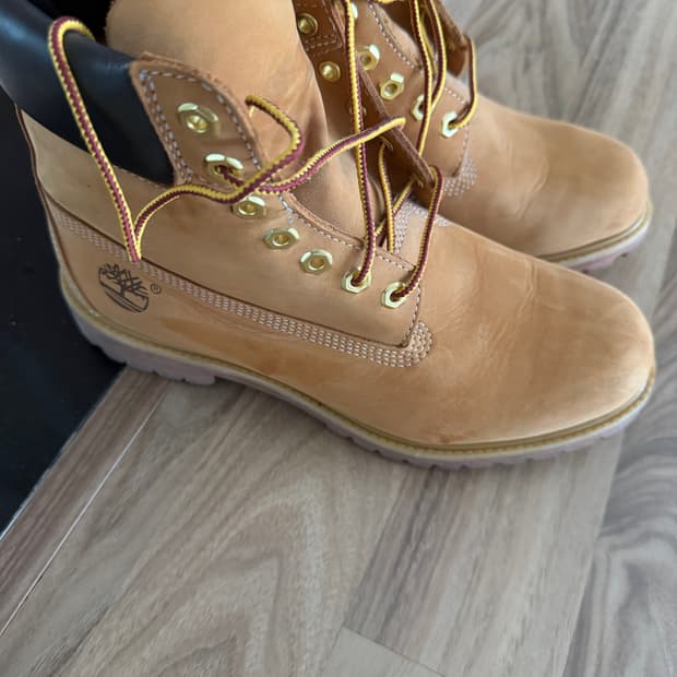 팀버랜드 6인치 프리미엄 270사이즈 (5회 착용)