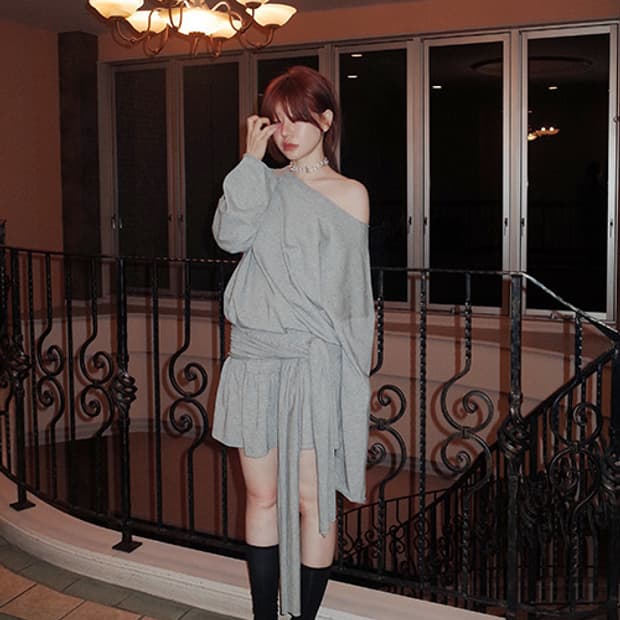 프레클 세트 bow frill skirt, cutting tee 구해요