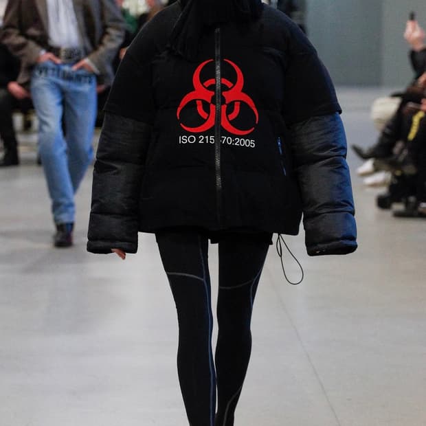 베트멍 뎀나시즌 18fw 바이오하자드 패딩