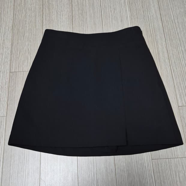 무신사 스탠다드 미니 스코츠, 속바지O