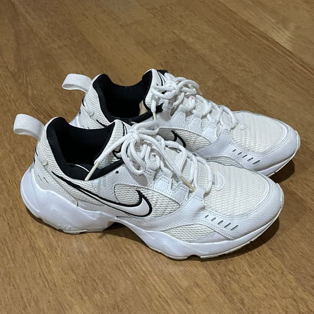 나이키 에어 하이츠 운동화 270