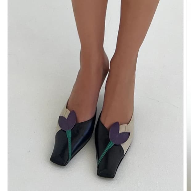 Miumiu 90s square toe heel