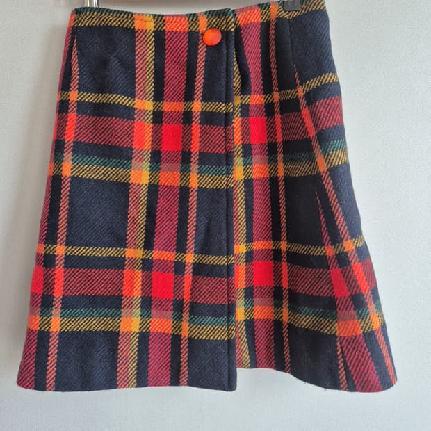 체크 울 랩스커트