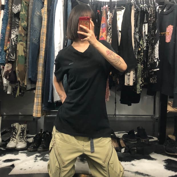 디젤 브이넥 블랙 반팔