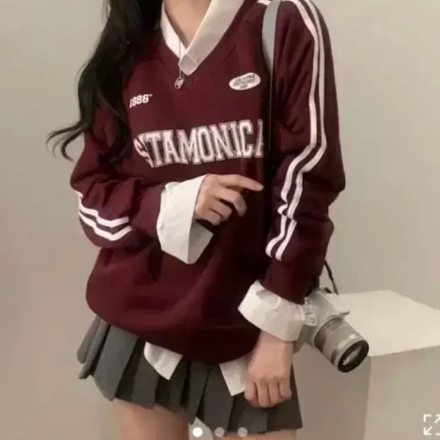 슈가파우더 빈티지 브이넥 맨투맨티 버건디