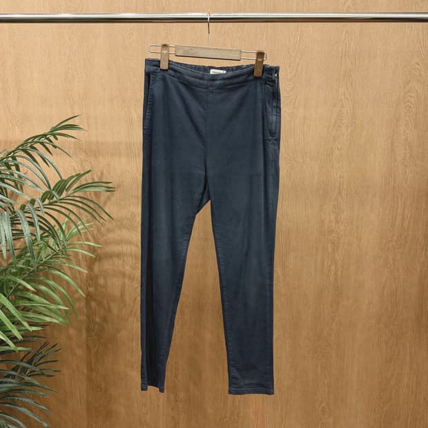 이세이미야케 플랜테이션 팬츠 밴딩 웨이스트 사이드 지퍼 슬림핏 딥 네이비