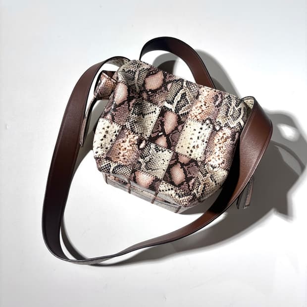 아크네 페이톤 Acne Patchwork Python Tote Bag