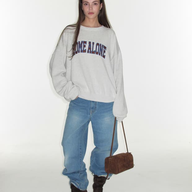 리본빛 ribbonbit Home Alone Sweatshirt